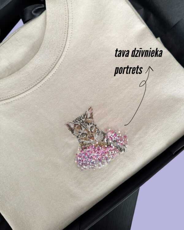 Personalizēts t-krekls ar tava dzīvnieka izšuvumu (6.5cm)