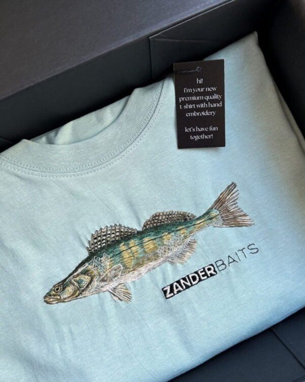 Personalizēts t-krekls ar zivs izšuvumu